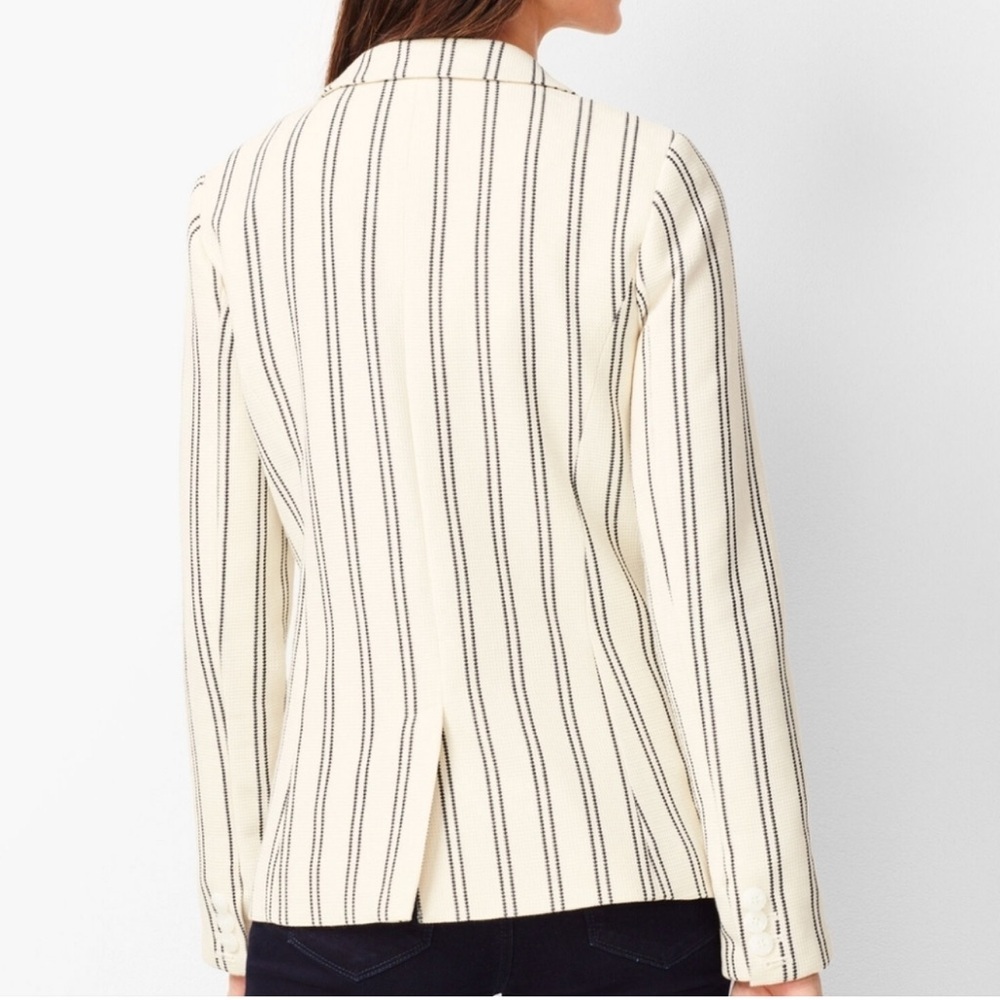 Talbots Aberdeen Knit Blazer Textured Ponte Stripe Blazer Size 2 White Black - Picture 2 of 9